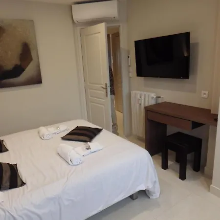 Appartement Rottaro luxueux 2 ch 2 sdb face à la mer-3