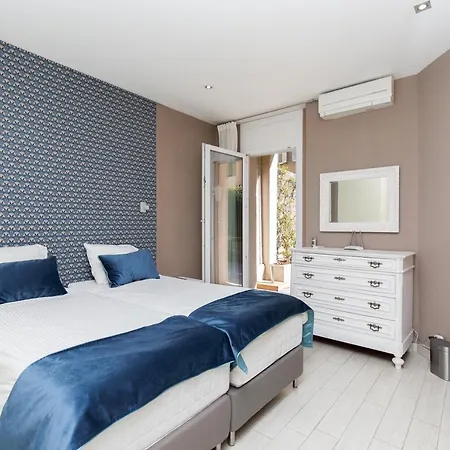 Beautiful 3 Room-Flat Near Palais-3