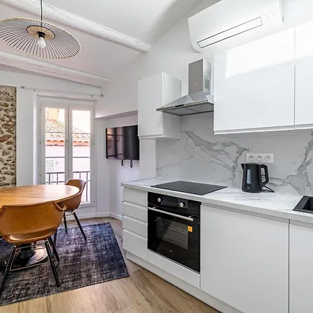 Typical 2 Room Apartment Suquet - 1Br4P-2