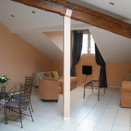 Cannes Holiday Suites-2