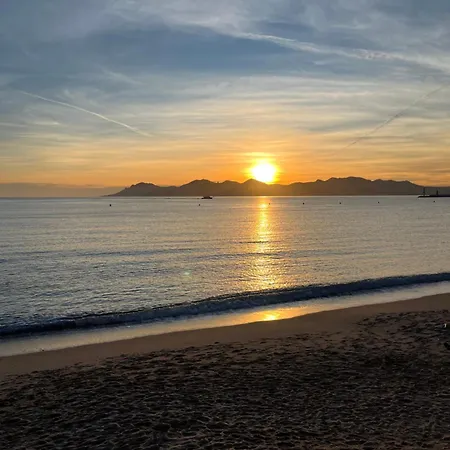 Cannes, Croisette, Palais Miramar-3
