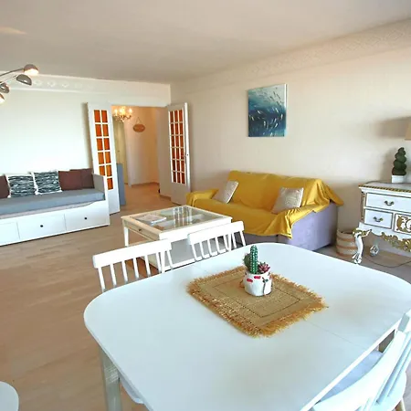 Apartment Seaside-3