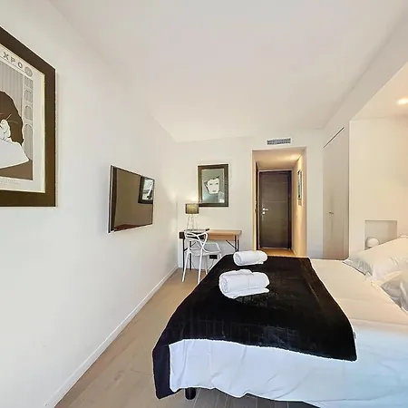 3P Between Croisette Beaches And Antibes Street-3