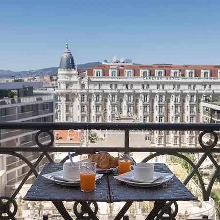 Palais Miramar: Modern Art Suite with Sea View-2