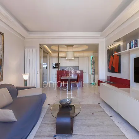 Palais Miramar: Modern Art Suite with Sea View-3