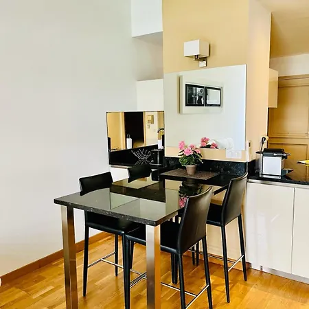 Golden Triangle 2Br/2Ba-2