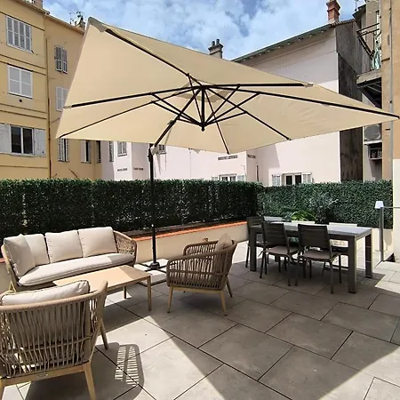 Cannes Spacious 4 Bedroom Apartment With Sunny Terrace-2