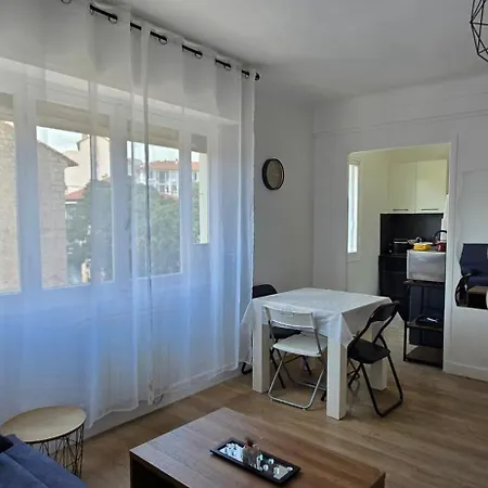 Studio En Plein Centre Ville De Cannes-3