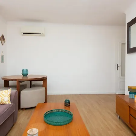 2-Br Apartment 2 Min From The Beaches-2