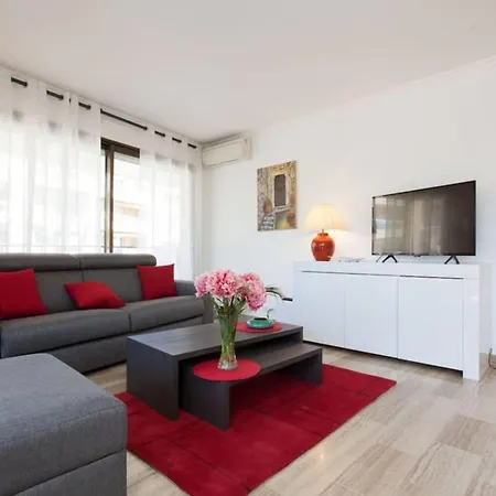 3-Room Apartment With Terrace In Palm Beach-2