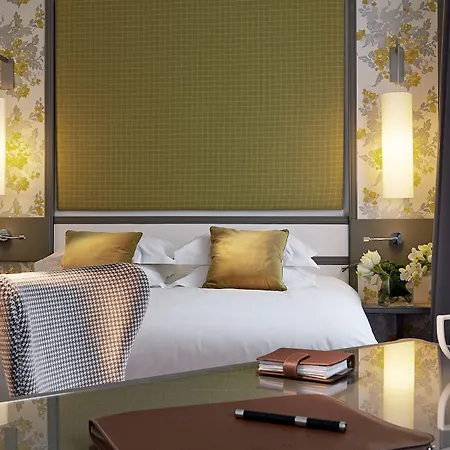 Hotel America-3