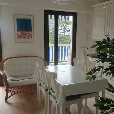 Spacious 70 M Flat With Balcony And Sea View!-2