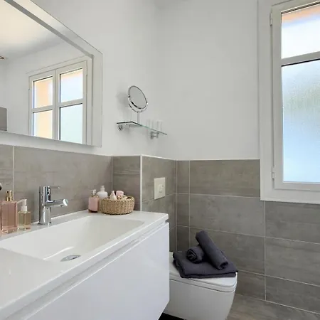 Villa Cannes I Deluxe Seafront - Sea View - Garden & Terrace -Prime Location--3