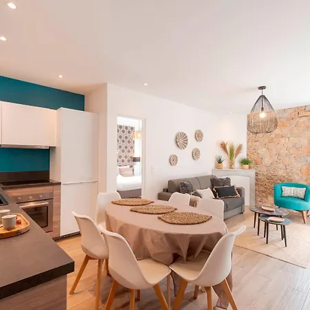 Prime Location Hyper Center Ideal For Couples & Families - Walk Everywhere -By Totolulucannes-3