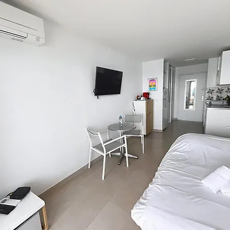 Studio Beautiful Sea View Direct Beach Access Parking Ac-3