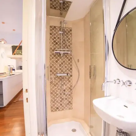 Modern Apartment With 3 Bedrooms Balcony Communal Garden And Ac- Benakey-3