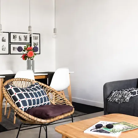 Cannes - Modern Balcony Flat Perfect Location-3