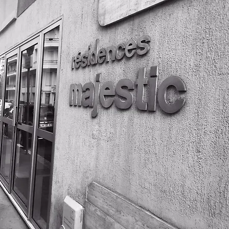 Majestic Apartment-3