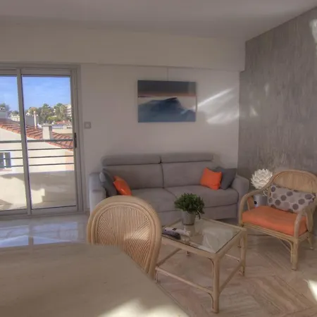 Beau 2 Pieces 3 Etoiles Vue Mer Et Montagnes Garage Prive-3