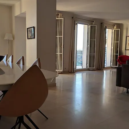 Citilet 7 Stylish, Prime Location Apartment-3