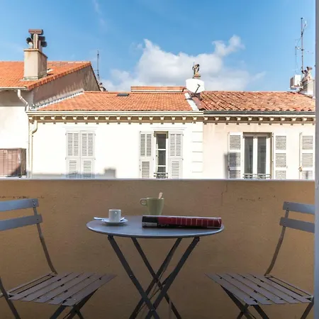 Spacious One Bedroom - Great Location!-3