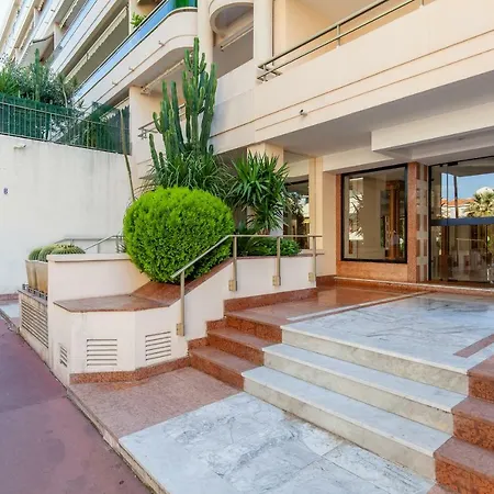 Cannes Centre Ville-2