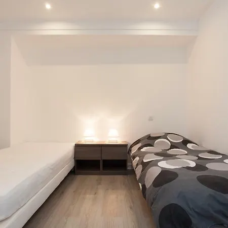 Appartement 2 Chambres 2 Salles De Bain Rue Marceau-3