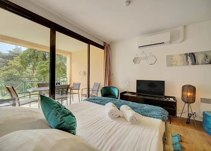 Haustierfreundliches Immogroom - 3 Rooms - Renovated - Pool - Air Conditioning - Parking - Cannes