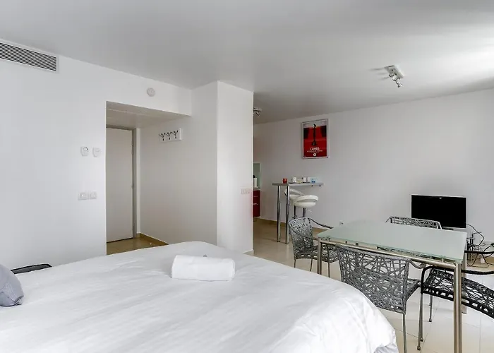 Upstays Port Near 45M2 Apartment Ac Cannes acceptant les animaux