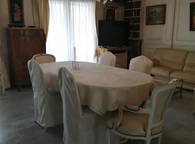 Cannes Mimosas One Bedroom