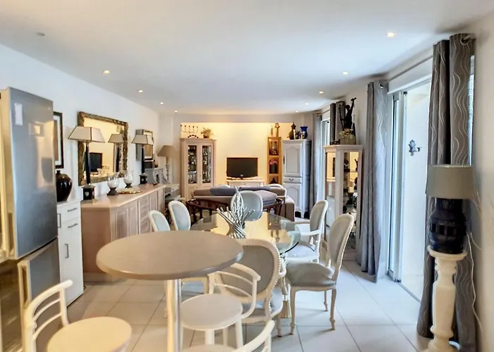 Henri Camille Real Estate - St Marie - City House 3 Bedrooms Cannes