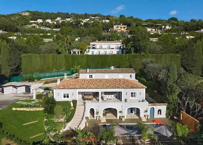 Cannes magnifique villa vue mer basse Californie