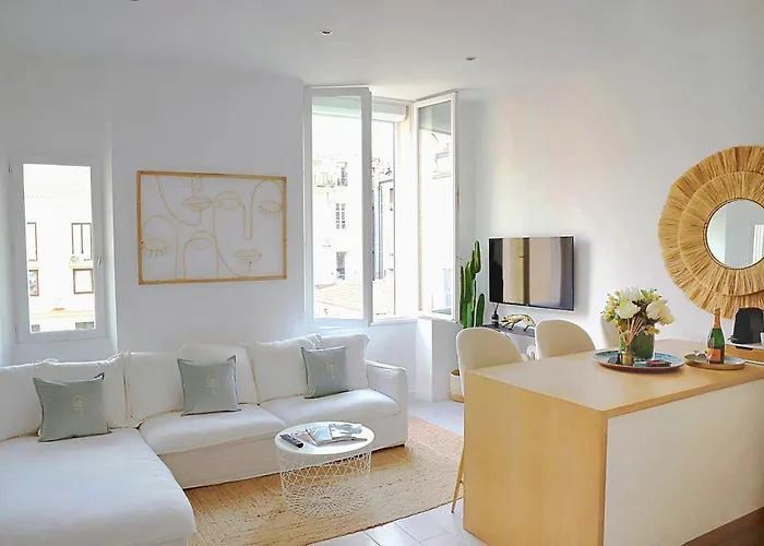 Haustierfreundliches Ferienwohnung Le Phenicien Cannes, Antibes Street, Modern, City Center