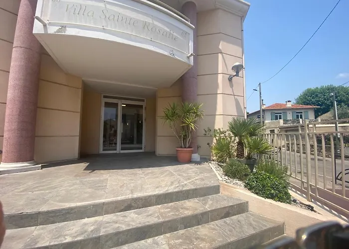 T2 Cannes vue dégagée colline, mer à pieds, 4 pax acceptant les animaux