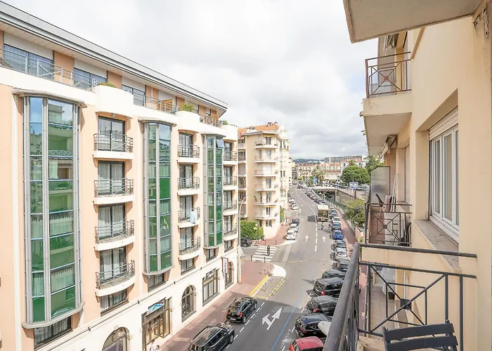 Apartment Le Cheverny By Interhome Cannes