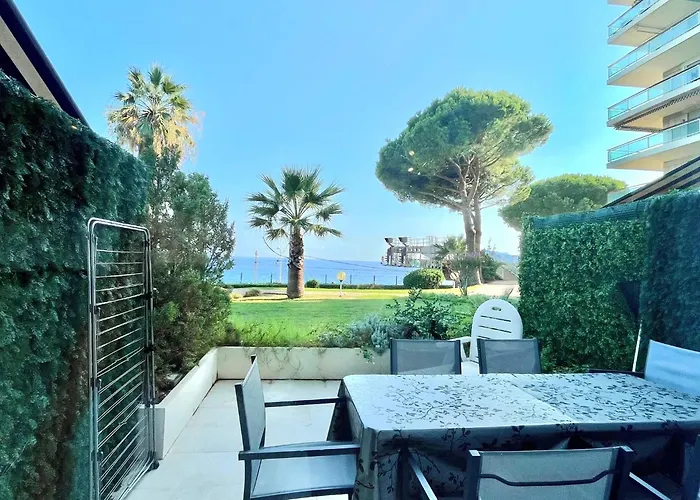 Château de la mer, by Welcome to Cannes