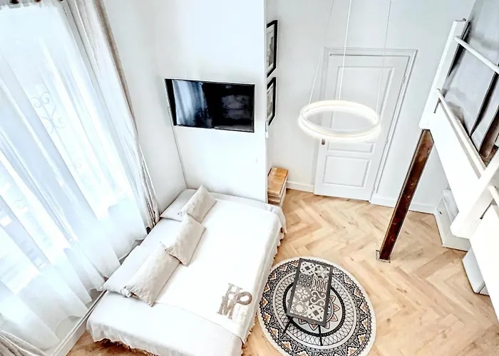 Boutique Appartement Mini Duplex 50m du Vieux Port à Cannes