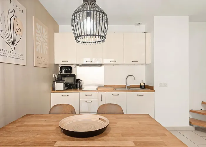 Ferienwohnung 10 Rue De La Rampe Cannes